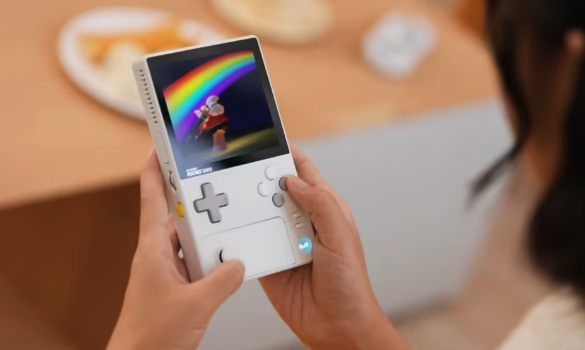 YANEO Pocket DMG掌机“元气黄”限定版开售 复古设计+骁龙G3x芯片2399元起